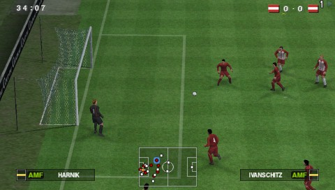 Pro Evolution Soccer 2013 screenshot 3 for PSP